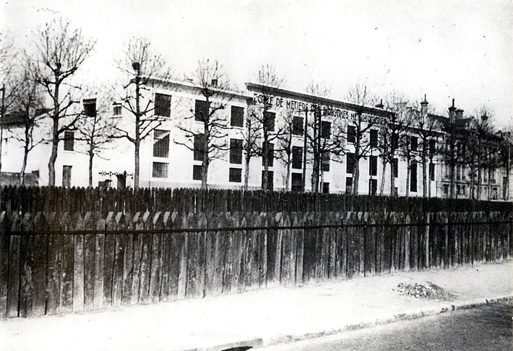 Ecole de métiers des industries métallurgiques et atelier-école, puis lycée technique des industries métallurgiques et lycée d'enseignement professionnel, actuellement lycée Hector-Guimard - Lycée des Métiers, Transformations des matériaux