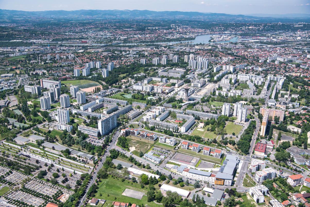 Immeubles et tours dits Zone d'Urbanisation Prioritaire des Minguettes à Vénissieux