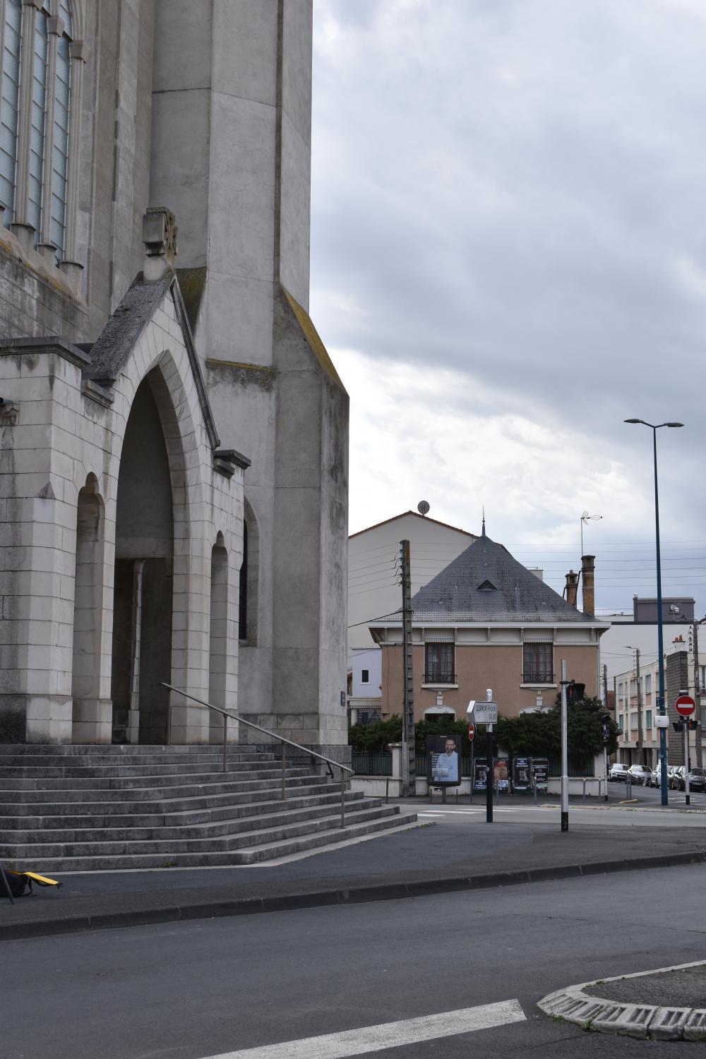 Église Sainte-Jeanne-d'Arc