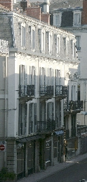 Immeuble, dit maison Françon, et hôtel de voyageurs, Hôtel des Thermes, actuellement immeuble