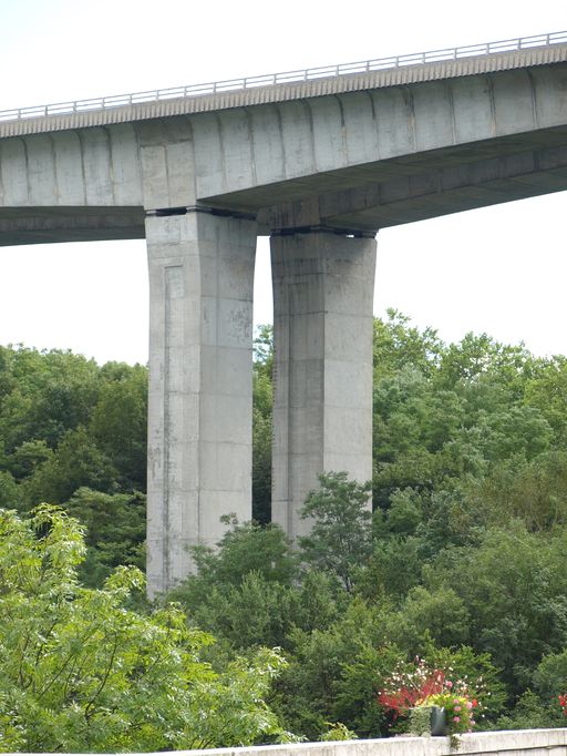 Viaduc autoroutier de Bellegarde