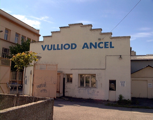 Usine de teinturerie Vulliod-Ancel, école Charles de Foucauld et jardin public de Sisley