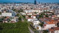 Maisonnettes de passage à niveau de l'ancienne ligne de l'Est actuellement bâtiments techniques du TRAM