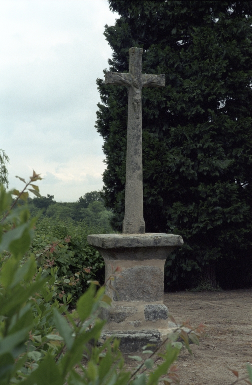 Croix de chemin de l'ensemble agricole