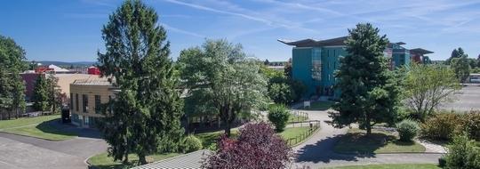 Lycée de jeunes filles, actuellement lycée d’enseignement général et technologique Edgar-Quinet