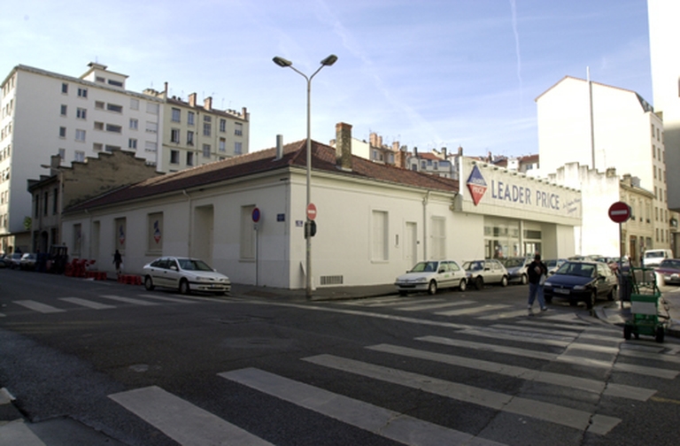 Usine de transformation des métaux dite Guinand et Cie tubes cuivre et Usine de décolletage Ponce et Philippe actuellement supermarché leader price et établissement de bienfaisance Terre d'Amitié