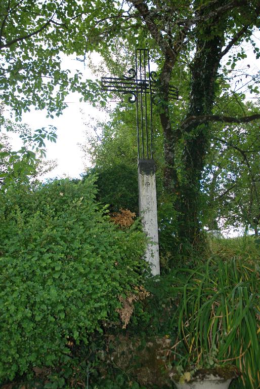 Croix de chemin, dite croix Léger