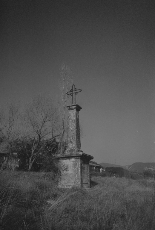 Les croix monumentales du canton de Grignan