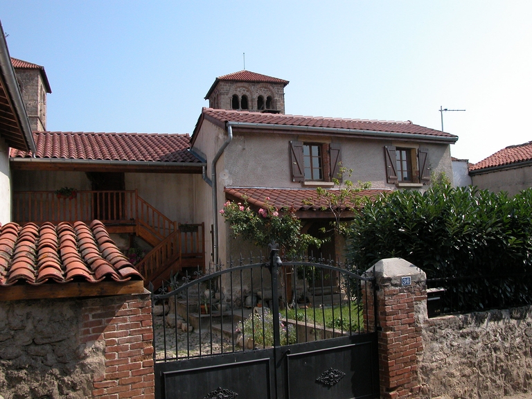 Le bourg fortifié ou "Château" de Champdieu