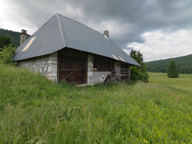 Chalet avec escalier extérieur au Mariet-dessous (Arith).