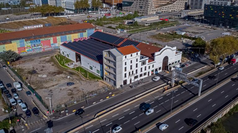 Usine de chaudronnerie des Ateliers de Construction du Rhône Laurent Chevalier puis Grenier puis Paul Dulac et Nas puis entrepôt à charbon Girard actuellement reconversion de la halle dite H7 en pôle numérique