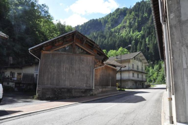 Moulin à farine, foulon, battoir martinet et scierie Avocat dits moulins du Monal actuellement sans affectation