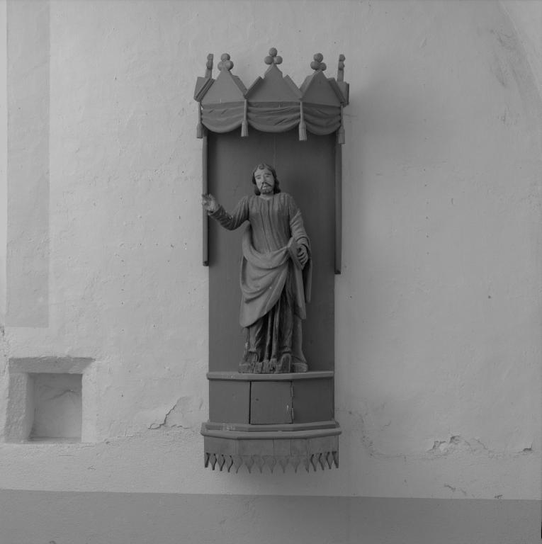 Statue : saint non identifié