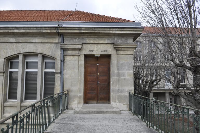 École normale d'institutrices, puis institut de formation des maîtres, actuellement collège