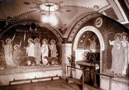 Antiquaille. Mosaïque du caveau de Saint-Pothin [chapelle souterraine, vue de l'angle où se trouve l'autel], photogr. par S. Farges, ca 1910-1920