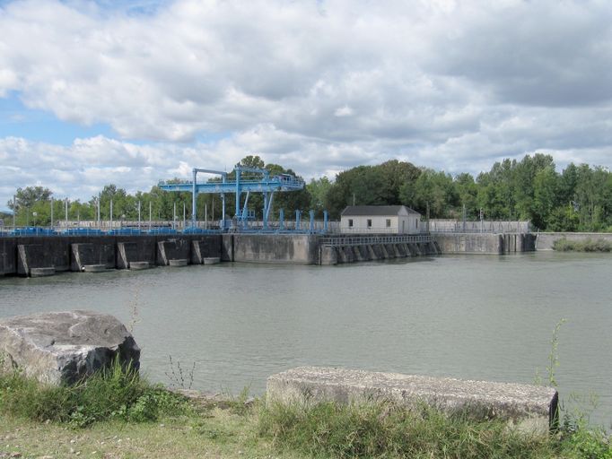 Barrage de garde dit barrage hydroélectrique de Jonage, écluse