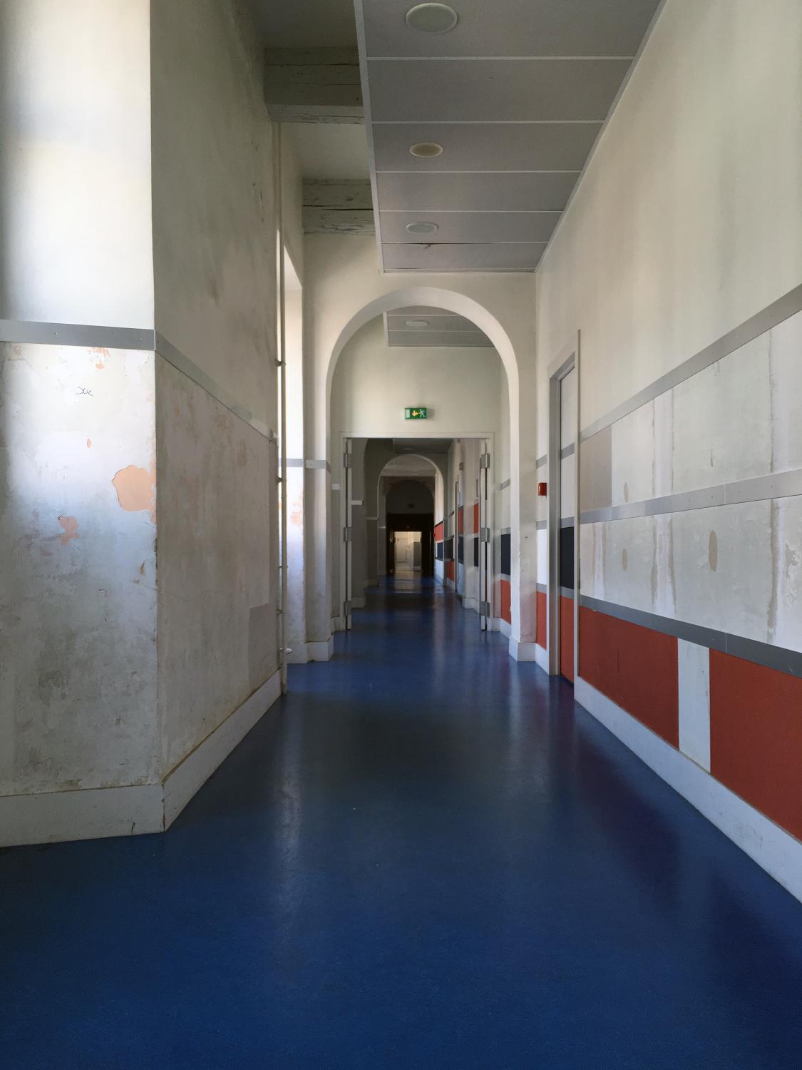 Collège de jésuites, dit Royal-Dauphin, puis école centrale, lycée, collège royal, lycée de garçons puis lycée de jeunes filles, actuellement cité scolaire Stendhal