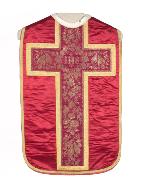 chasuble, étole, manipule, voile de calice, bourse de corporal : ornement rouge