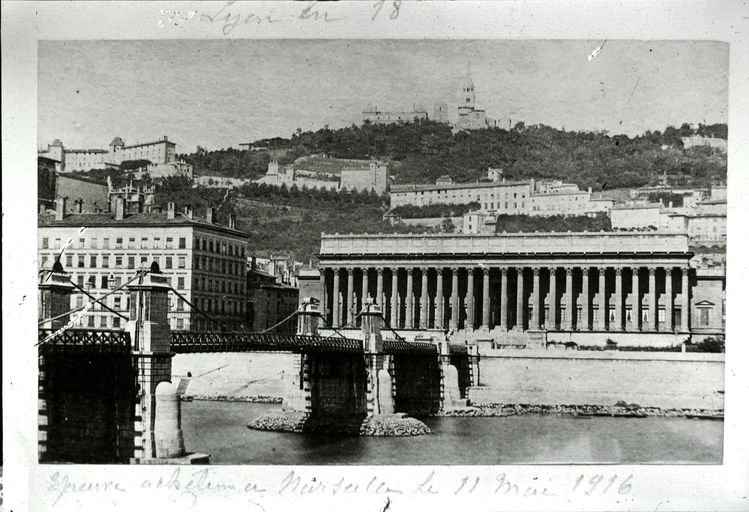 Hôpital et asile d'aliénés dits hospice de l'Antiquaille, puis hôpital Saint-Pothin, actuellement hôpital de l'Antiquaille