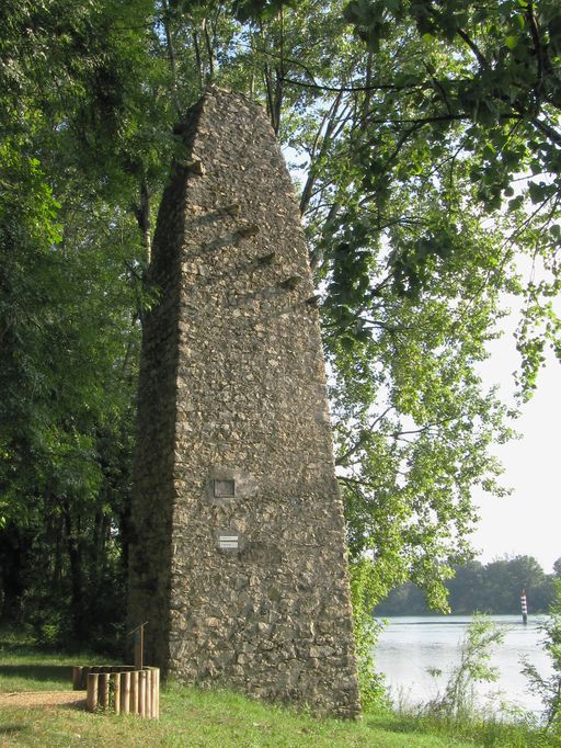 Bac puis bac à traille de Champagne (disparu) ; pile (vestiges)