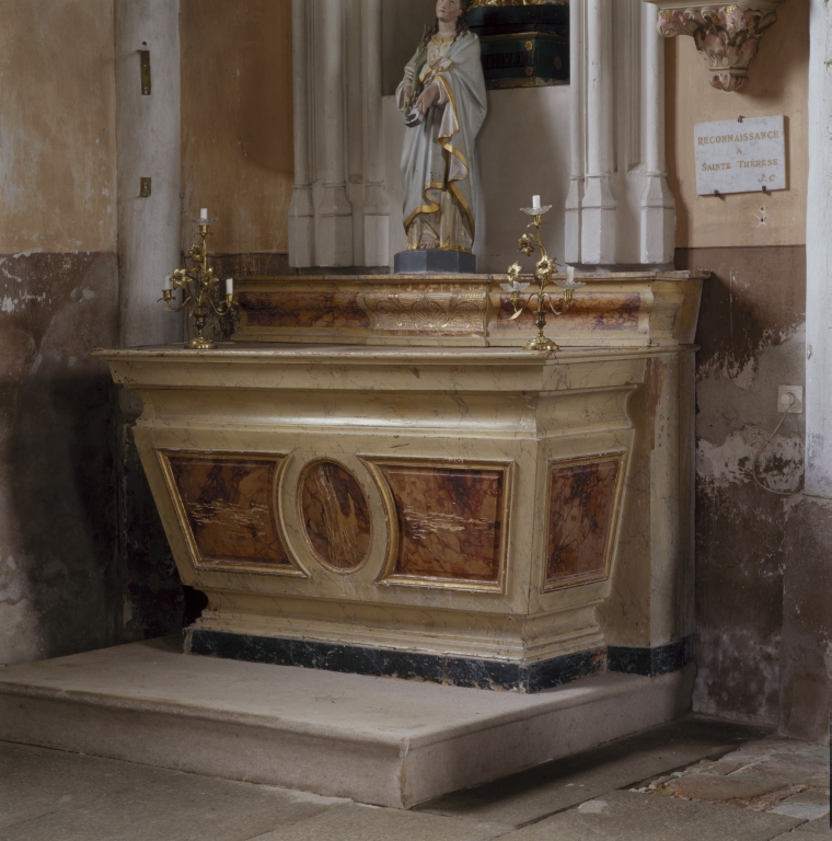 Autel tombeau, gradin d'autel : autel de saint Barthélemy