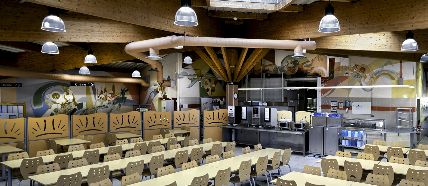 Ensemble de deux peintures monumentales : [Hommage au Major Martin] et décor peint du restaurant scolaire