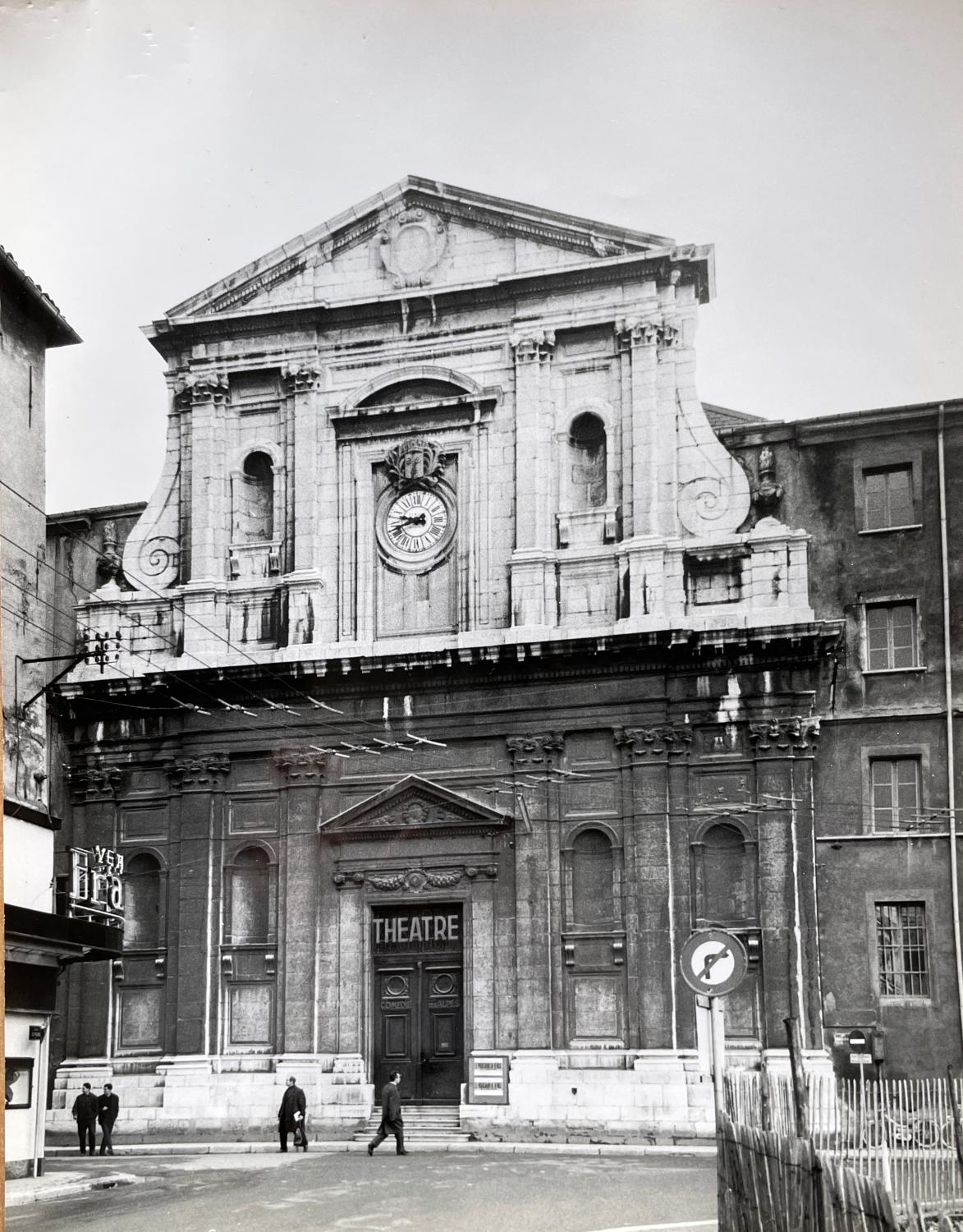 Collège de jésuites, dit Royal-Dauphin, puis école centrale, lycée, collège royal, lycée de garçons puis lycée de jeunes filles, actuellement cité scolaire Stendhal