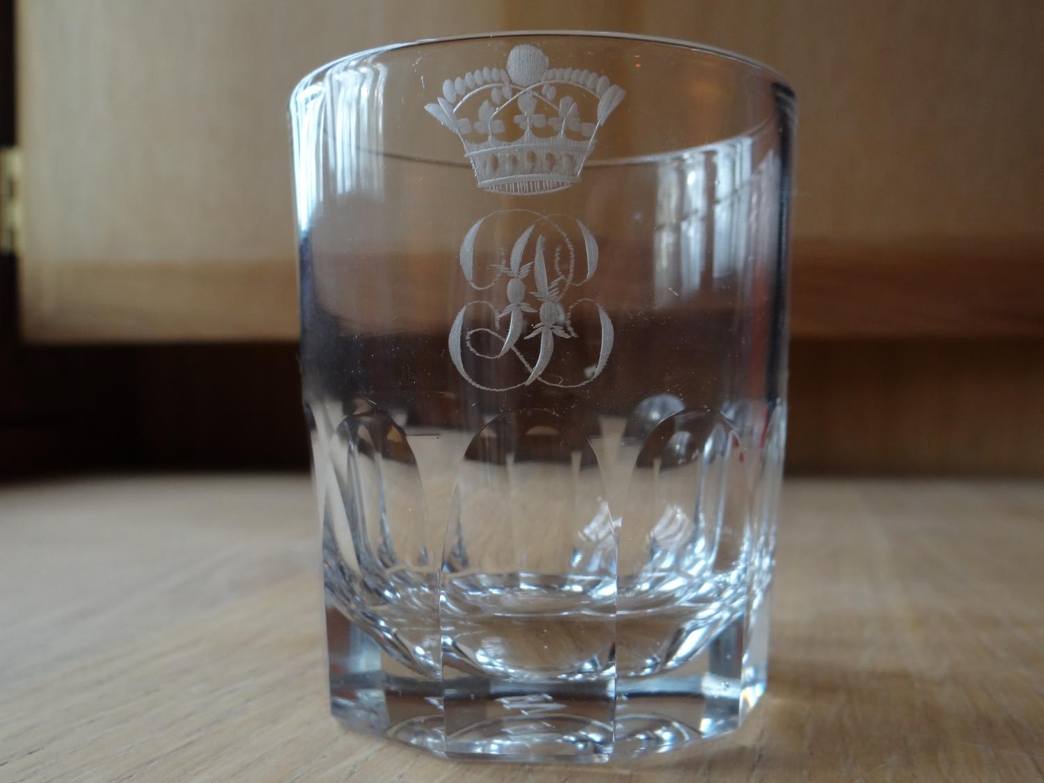ensemble de six verres au chiffre de Louis-Philippe du Fort de Vincennes