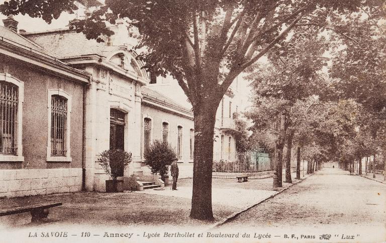 Lycée de garçons, actuellement Lycée Claude-Louis-Berthollet