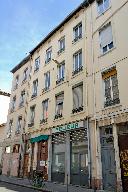 Immeuble, dépendance sur cour