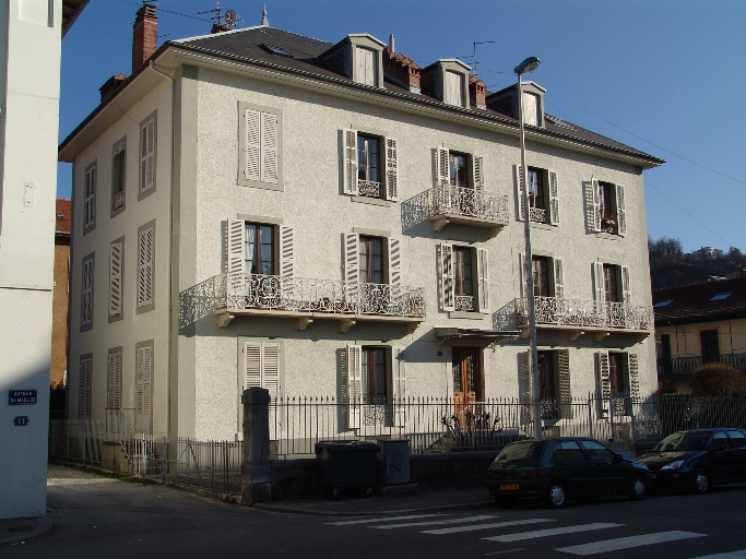 Maison, dite villa Hélène, puis hôtel de voyageurs, hôtel de Russie et des Colonies, puis hôtel de Marlioz, actuellement immeuble