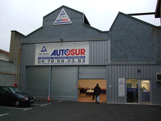 Verrerie Jayet frères, verrerie de Gerland puis verrerie du Rhône puis Usine de construction métallique dite la décoration métallique actuellement garage de réparation automobile et restaurant dit au bureau