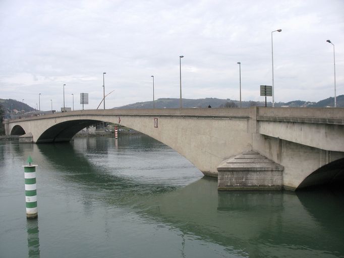 Pont routier de Lattre de Tassigny