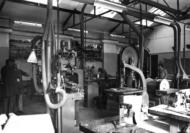 Ecole de métiers des industries métallurgiques et atelier-école, puis lycée technique des industries métallurgiques et lycée d'enseignement professionnel, actuellement lycée Hector-Guimard - Lycée des Métiers, Transformations des matériaux