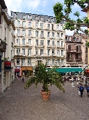 Hôtel de voyageurs, Hôtel de la Galerie, puis Grand Hôtel de la Galerie, puis Métropole Hôtel, actuellement Hôtel Métropole