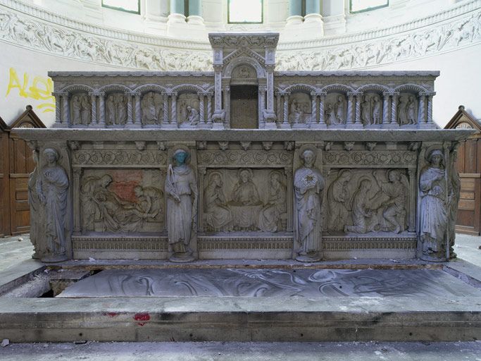Autel (maître-autel, autel tombeau)