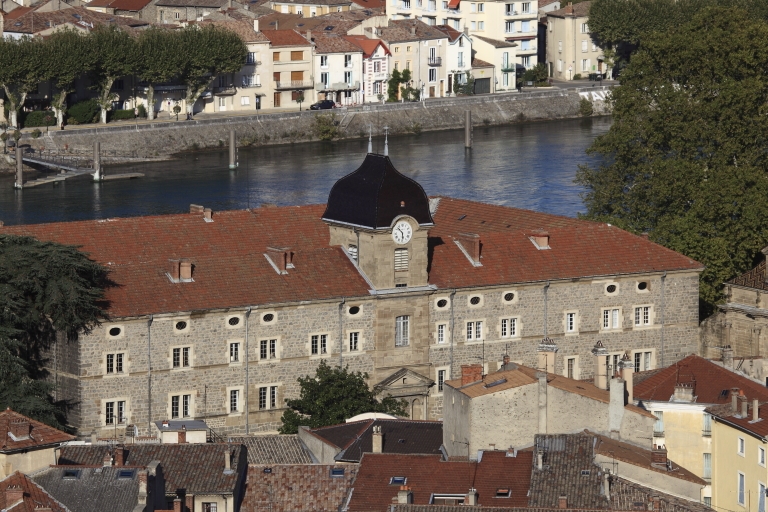 Collège de Tournon, puis école royale militaire, école centrale, collège communal, collège royal, lycée impérial, lycée de garçons, actuellement lycée Gabriel-Faure