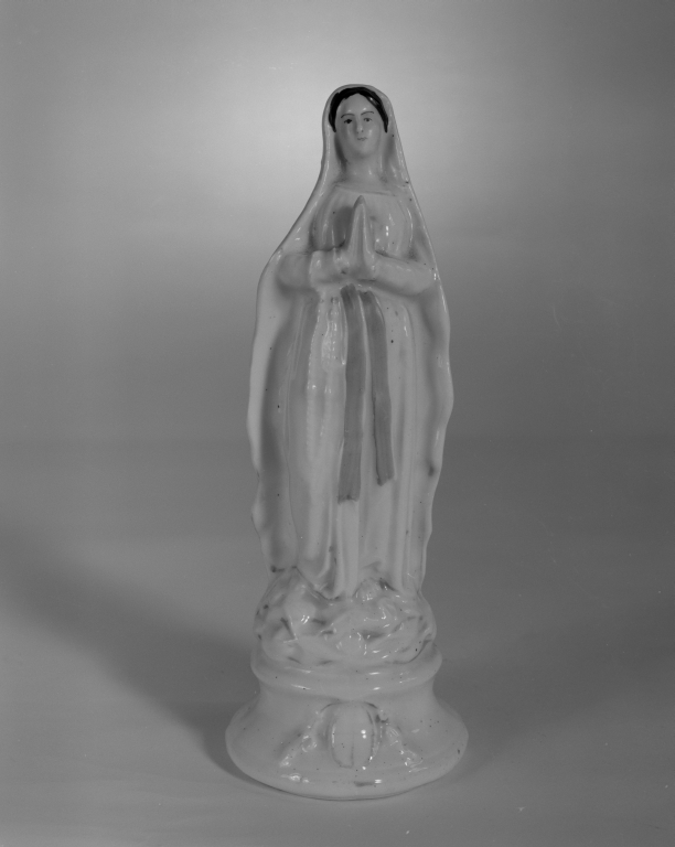 Statue (figurine) : Immaculée Conception, dite Notre-Dame-de-Lourdes