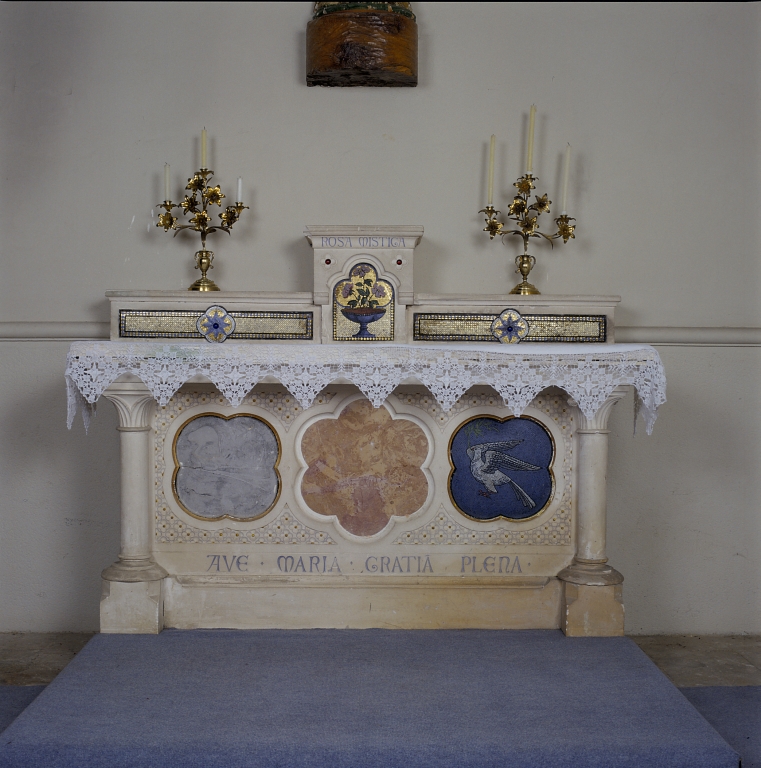 autel (autel secondaire, autel tombeau) : autel de la Vierge