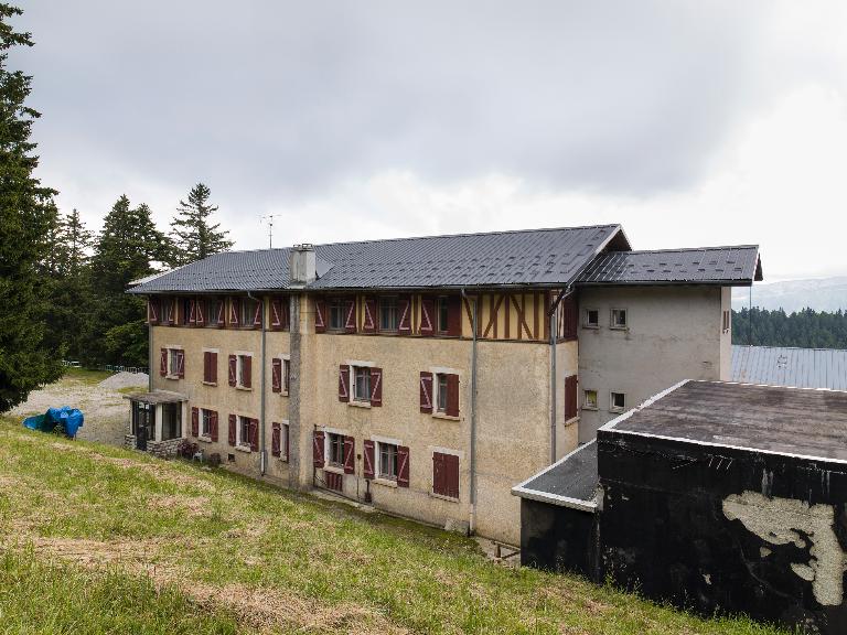 Logement du personnel de la station, dit La Gaillarde, puis hôtel de voyageurs dit Hôtel Jeandet, puis colonie de vacances de la ville de Puteaux, actuellement désaffecté