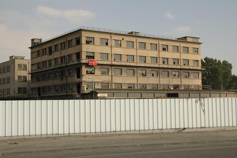 Usine chimique Rhodia Rhône-Poulenc puis Bluestar silicones actuellement Elkem silicones Saint-Fons