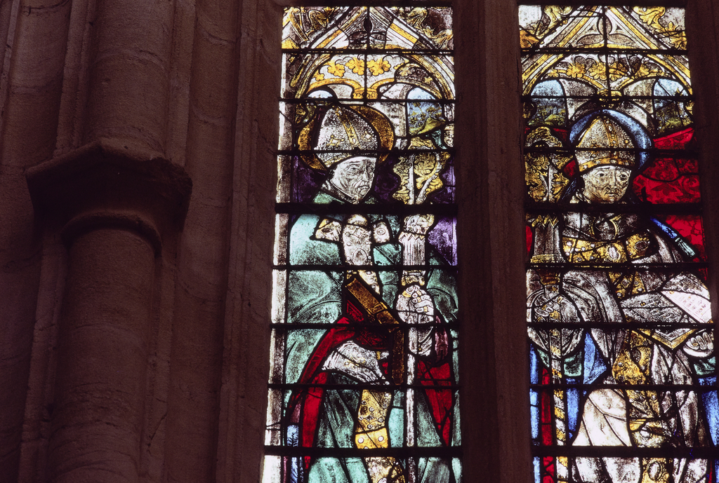 Verrière : saint Apollinaire, saint Nizier, saint Nicolas, sainte Catherine, Vierge à l' Enfant, sainte Marguerite (baie 1), verrière à personnages