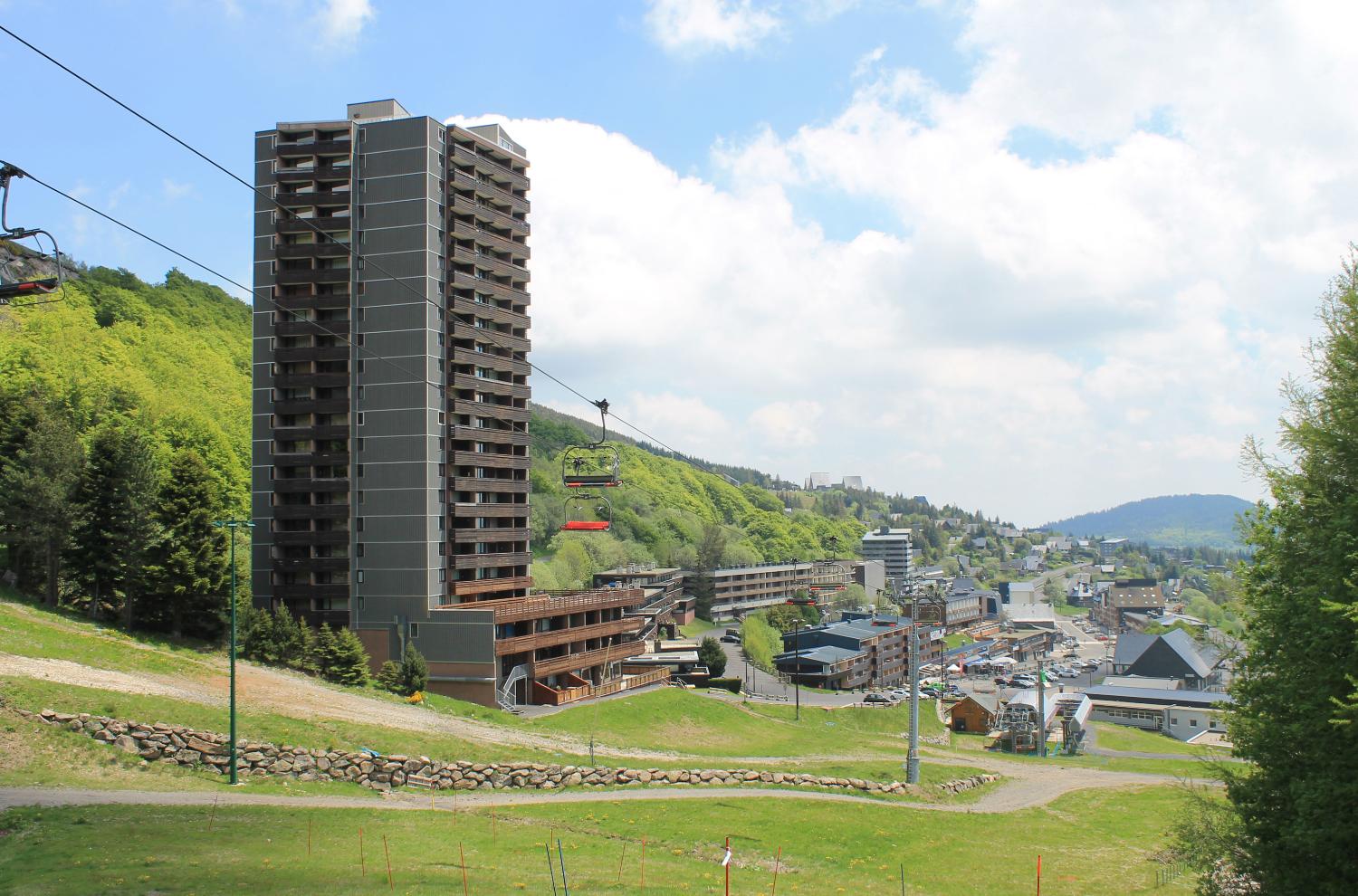 Modernisation et mutations de l’Auvergne, 1945-1985 : dix réalisations architecturales et urbaines emblématiques sur le territoire auvergnat (4 départements). 2021-2023