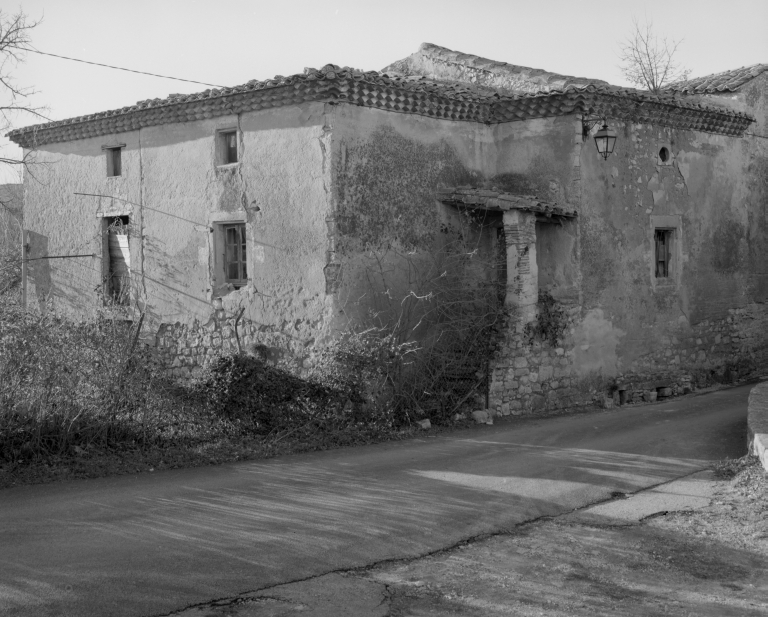 Les maisons et les fermes de la commune de Montjoyer