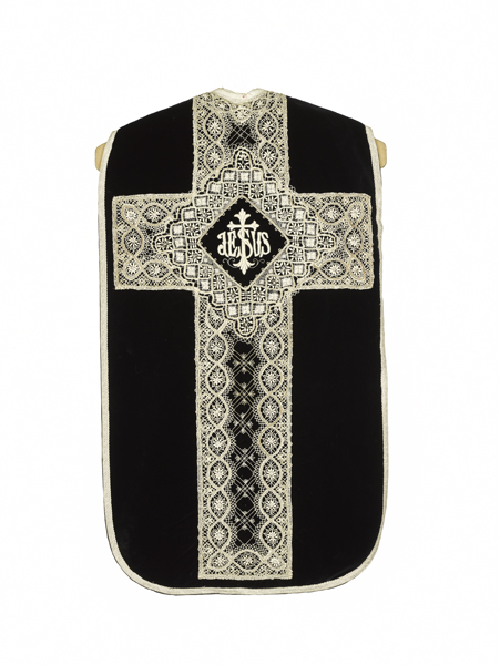 chasuble, étole, manipule, voile de calice, bourse de corporal : ornement noir n°1