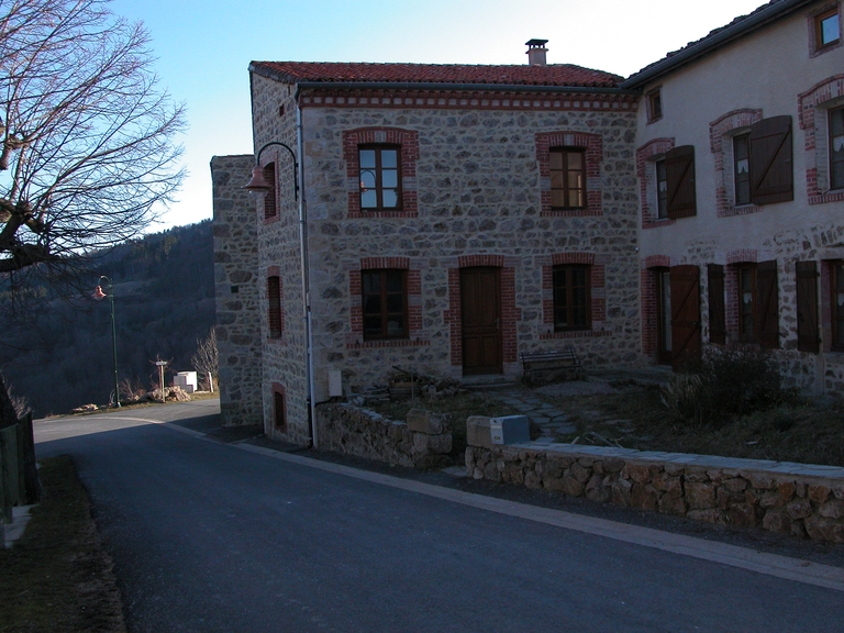 Présentation de la commune d'Essertines-en-Châtelneuf