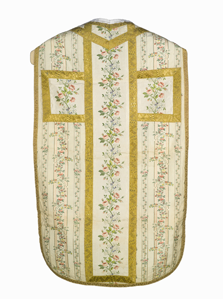 ornement blanc : chasuble ; étole ; manipule