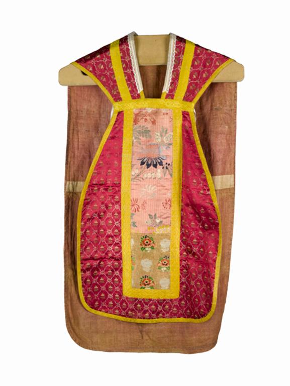 chasuble, étole : ornement rouge