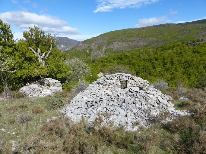 Les cabanes de Barret-de-Lioure