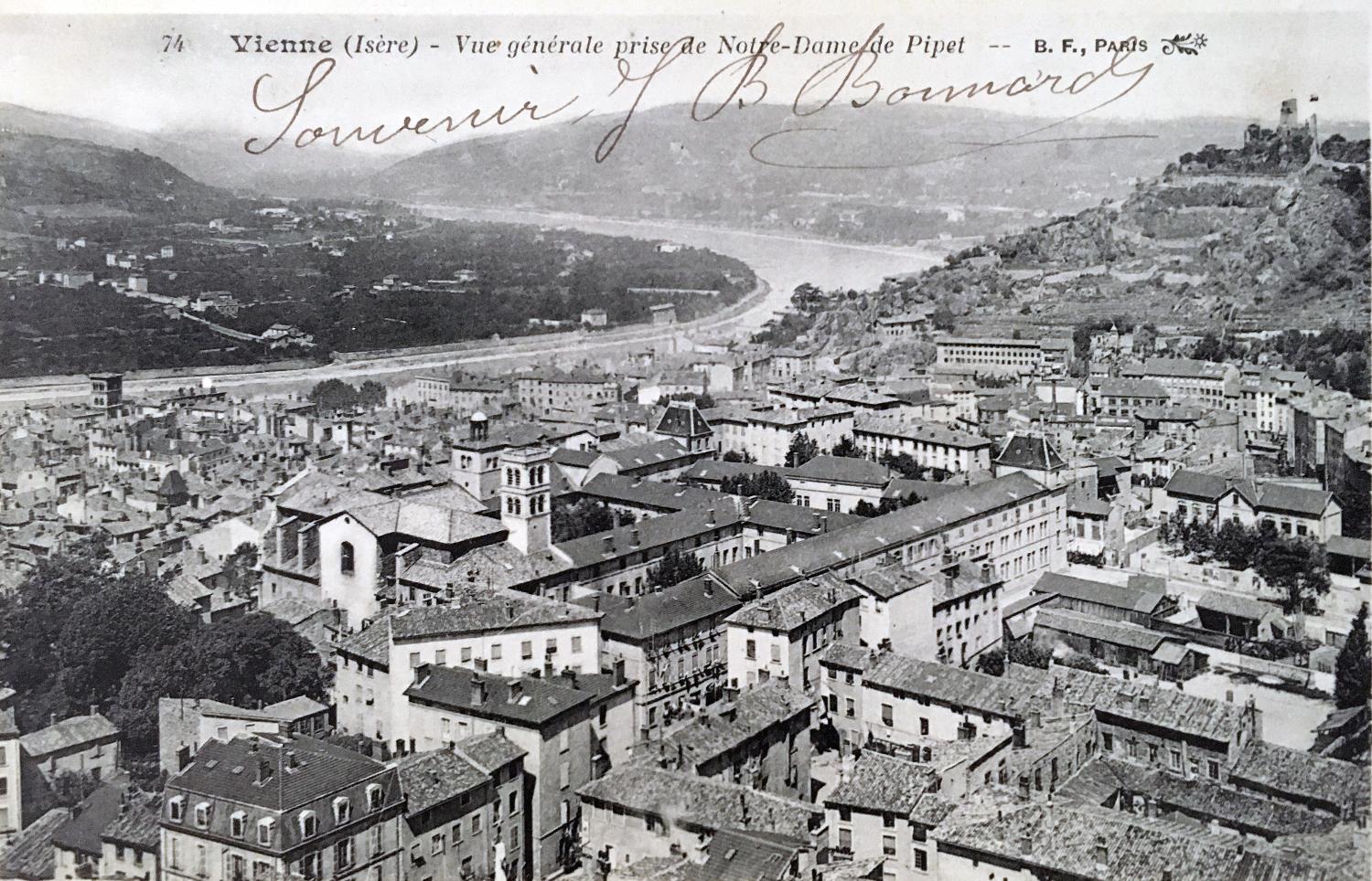 Collège de jésuites, puis institut national, école centrale supplémentaire, école communale secondaire, collège communal et école pratique de commerce et d'industrie, lycée, actuellement collège François-Ponsard